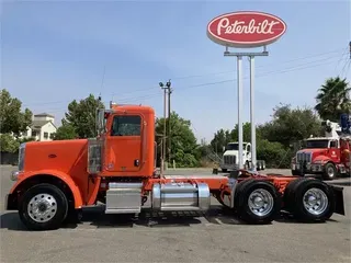 2021 PETERBILT 389