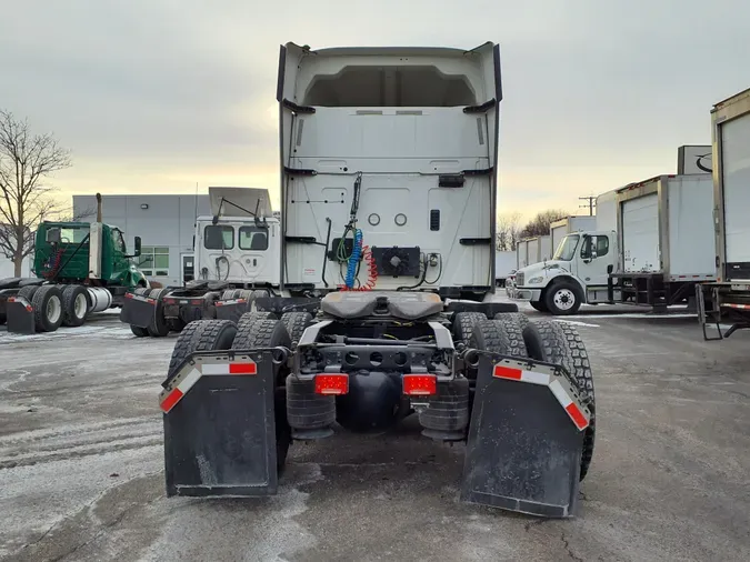 2019 NAVISTAR INTERNATIONAL LT625 SLPR CAB