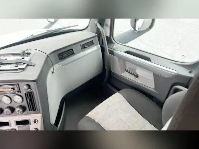 2020 Freightliner Cascadia 126
