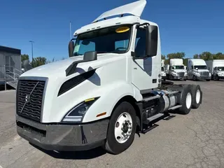 2020 VOLVO VNL64T-300