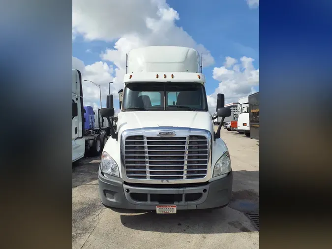 2019 FREIGHTLINER/MERCEDES CASCADIA 125