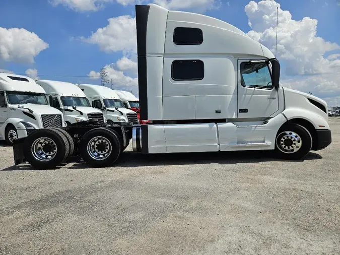 2023 VOLVO VNL64T860