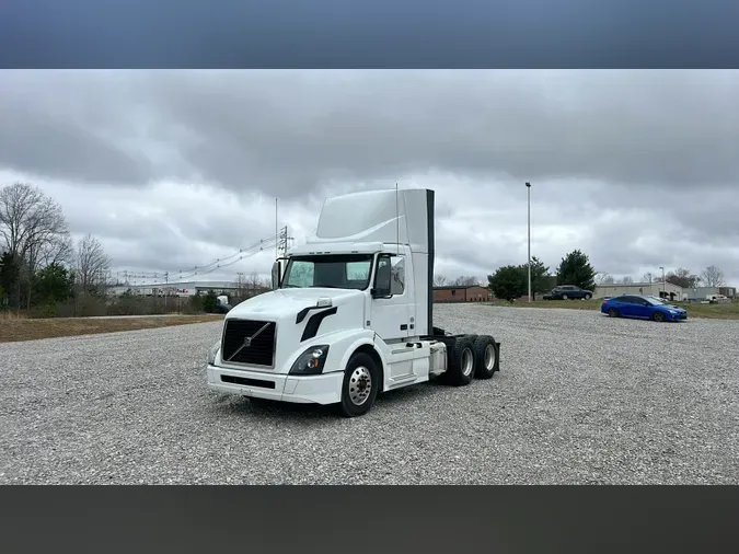 2018 Volvo VNL300