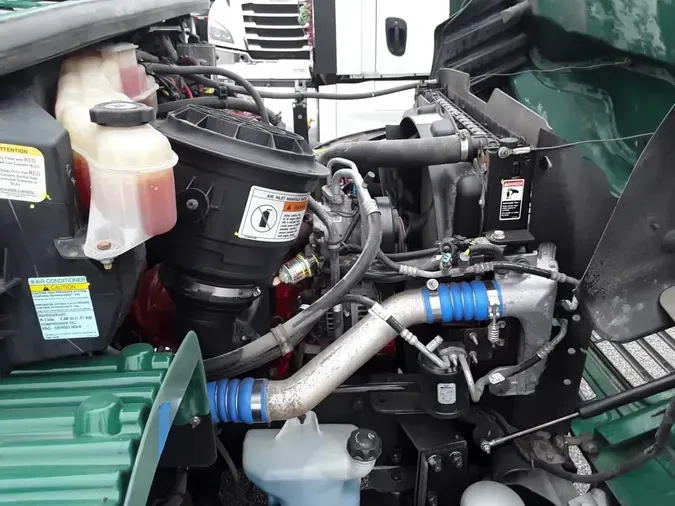 2015 FREIGHTLINER M2 106