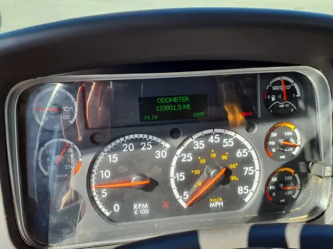 2018 FREIGHTLINER/MERCEDES M2 106
