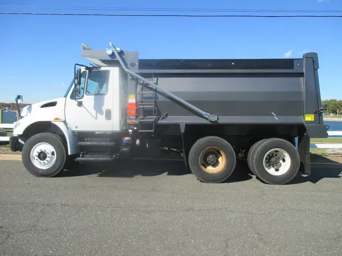 2018 INTERNATIONAL 7400 6X4