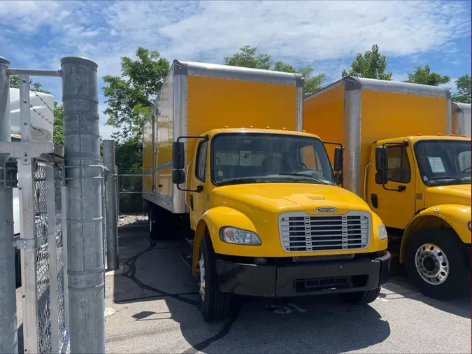 2019 Freightliner Business Class M2 106