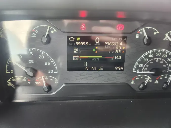 2024 VOLVO VNL64T760