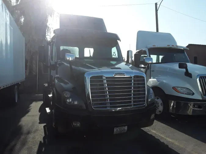 2018 FREIGHTLINER/MERCEDES CASCADIA 125