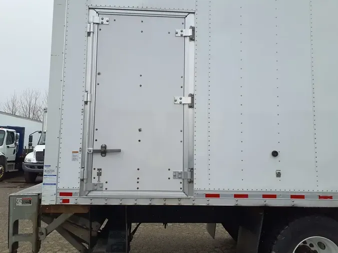 2019 FREIGHTLINER/MERCEDES M2 106