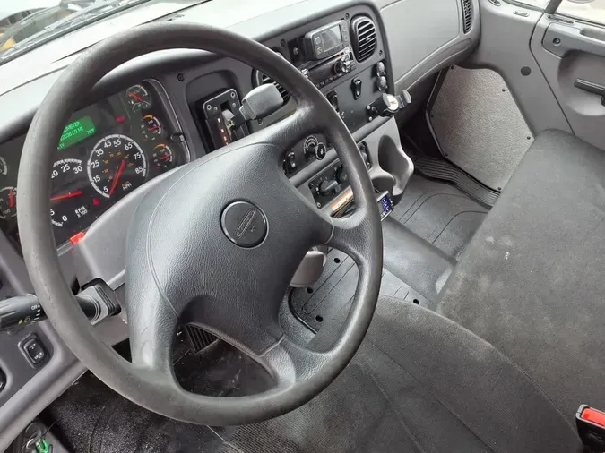 2018 FREIGHTLINER/MERCEDES M2 106