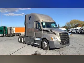 2021 Freightliner Cascadia 126