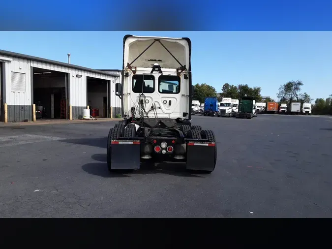 2019 Freightliner Cascadia 125