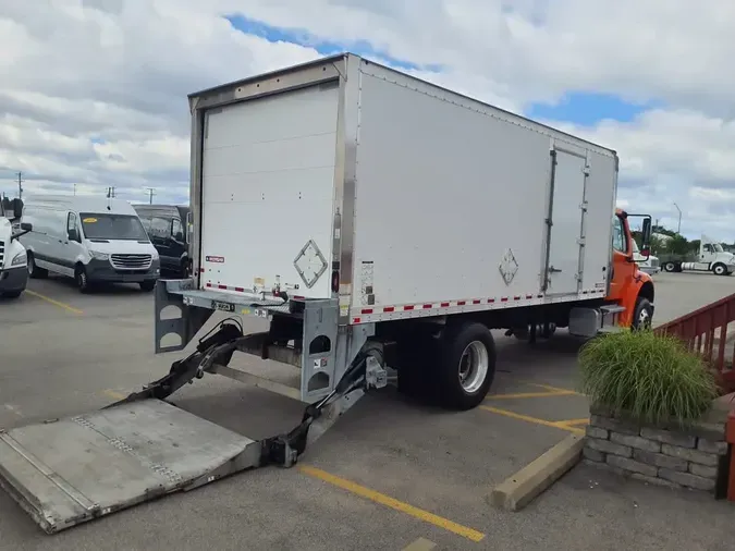 2018 FREIGHTLINER M2 106