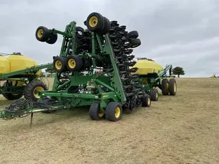2013 John Deere 1890