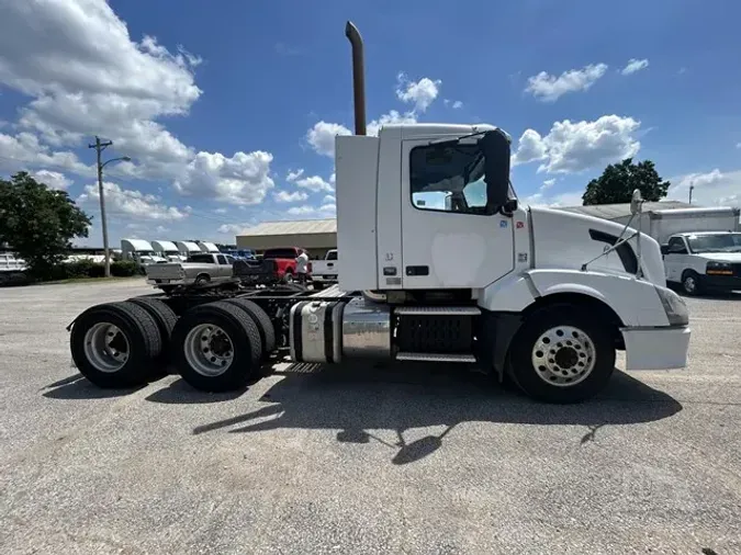 2012 VOLVO VNL64T300