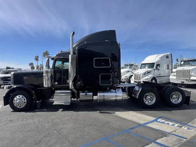 2017 Peterbilt 389