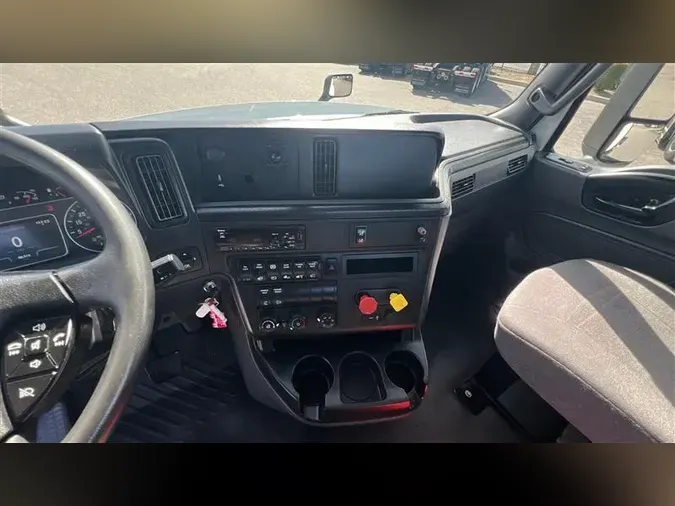 2021 INTERNATIONAL LT