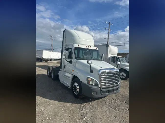 2019 FREIGHTLINER/MERCEDES CASCADIA 125