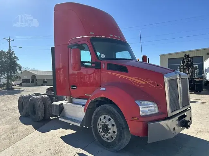 2017 KENWORTH T880