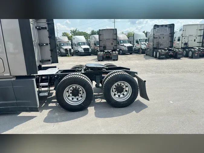 2024 Freightliner Cascadia 126