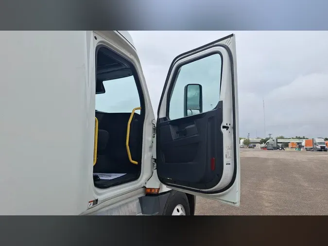2023 Freightliner Cascadia 126