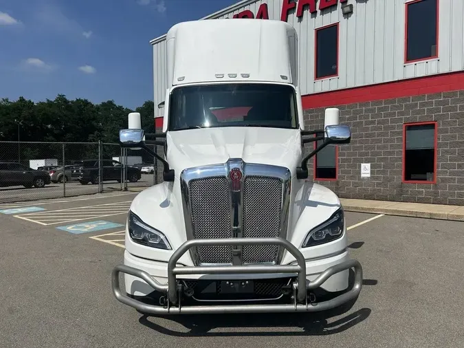 2023 Kenworth T680