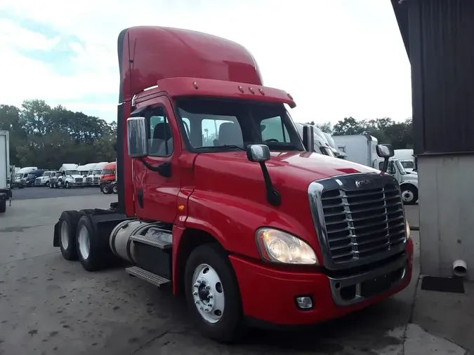2018 FREIGHTLINER/MERCEDES CASCADIA 125