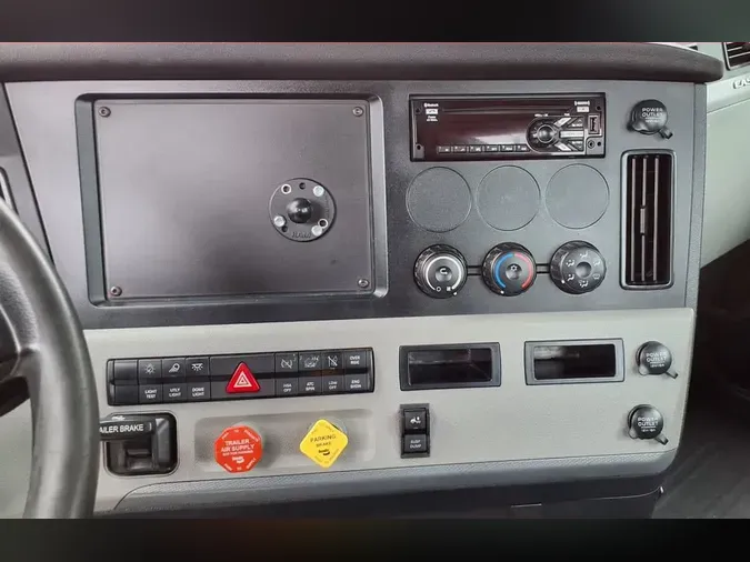 2020 FREIGHTLINER/MERCEDES NEW CASCADIA 116a3f7cb6e651bbb875b34bc238d14e6c1