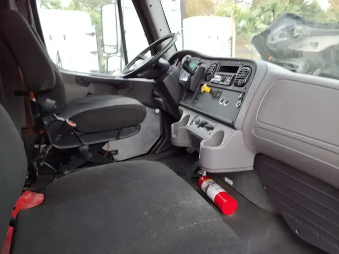 2020 FREIGHTLINER/MERCEDES M2 106a3f9e86cf45c85cb4a67776c0182823e