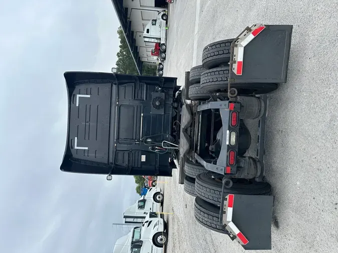 2019 Volvo VNL64T760