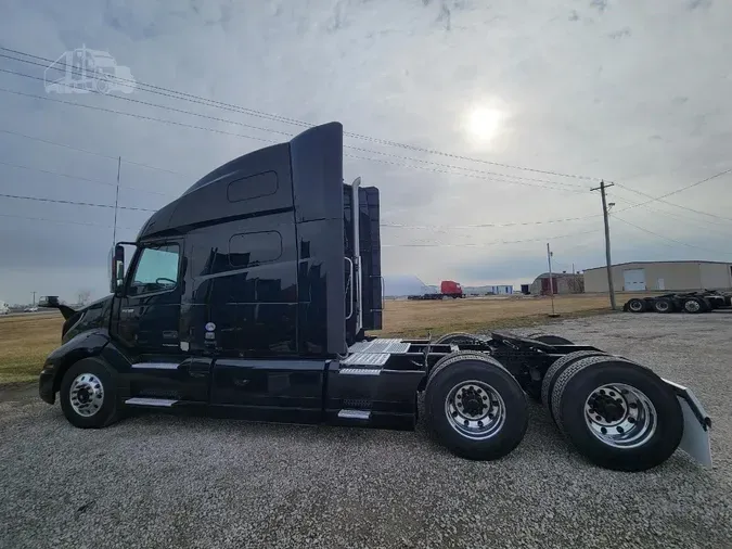 2019 VOLVO VNL64T760