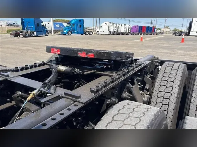 2018 INTERNATIONAL RH613