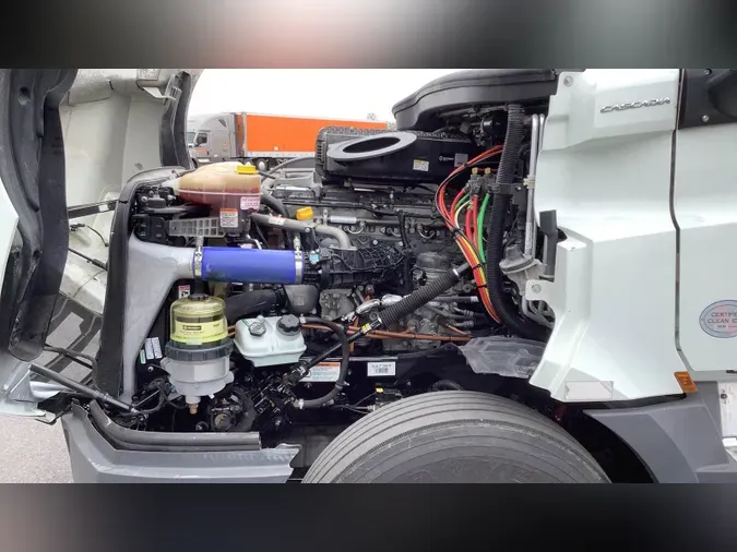 2022 Freightliner Cascadia 126