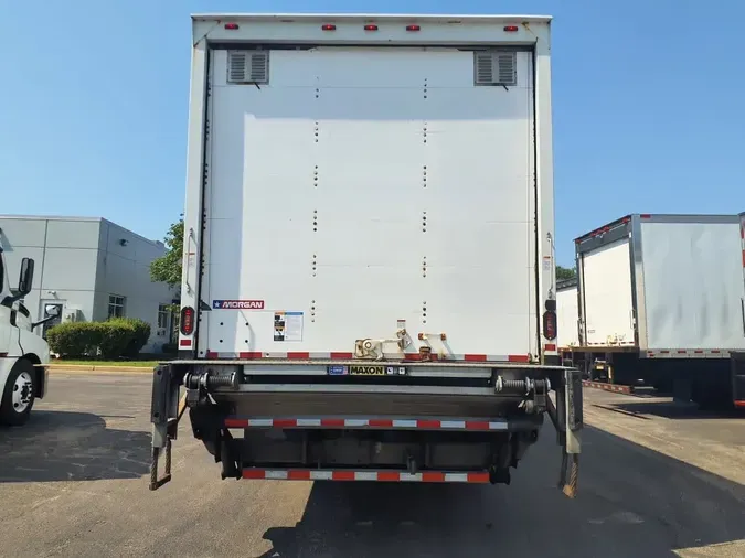 2018 FREIGHTLINER M2 106