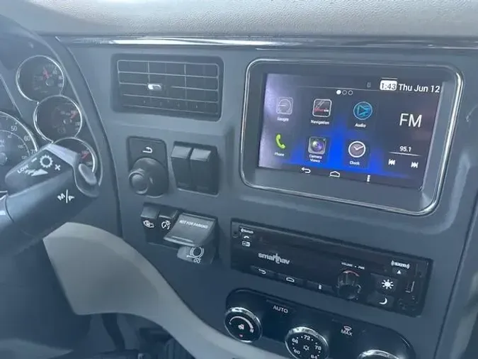 2022 Peterbilt 579