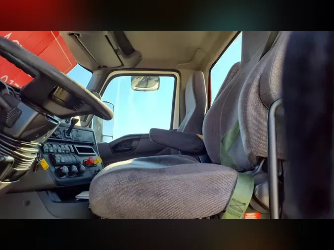 2020 NAVISTAR INTERNATIONAL LT625 DAYCAB T/A