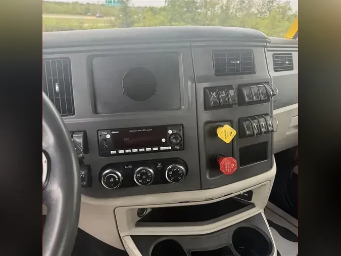 2023 PETERBILT 579