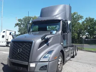 2019 VOLVO VNL64T-300