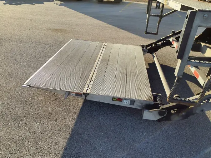 2020 FREIGHTLINER/MERCEDES M2 106