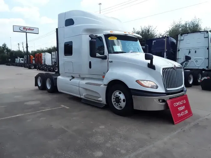 2019 NAVISTAR INTERNATIONAL LT625 SLPR CAB