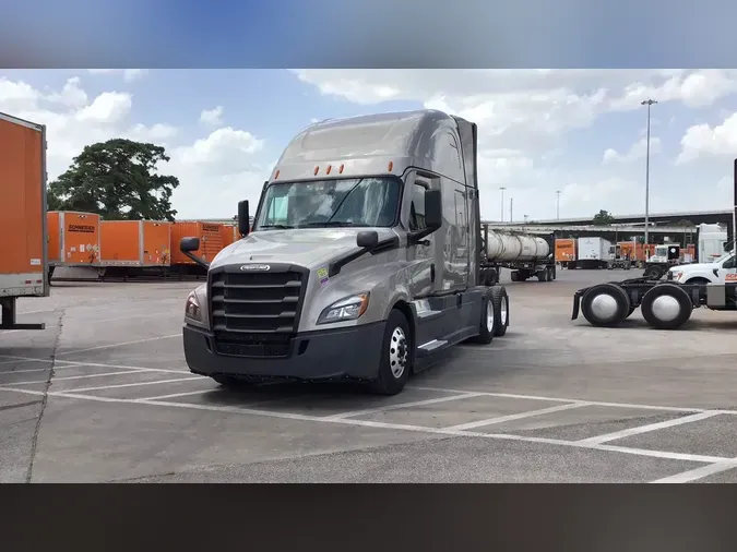 2021 Freightliner Cascadia 126
