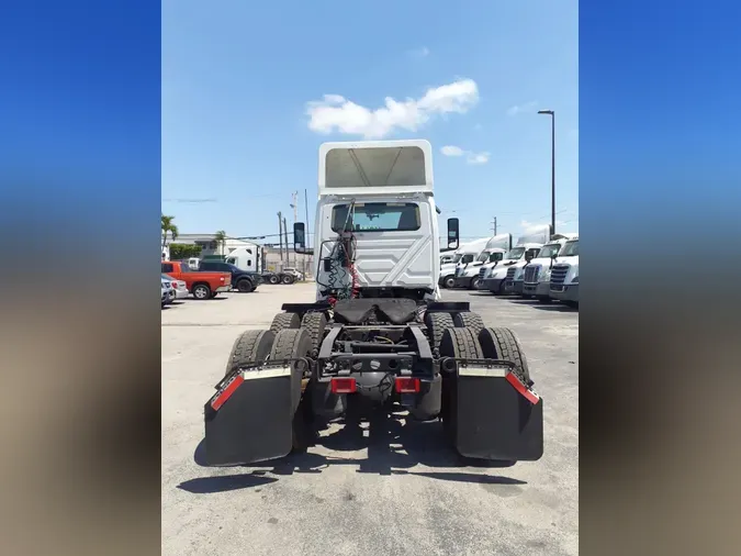 2018 NAVISTAR INTERNATIONAL LT625 DAYCAB T/A
