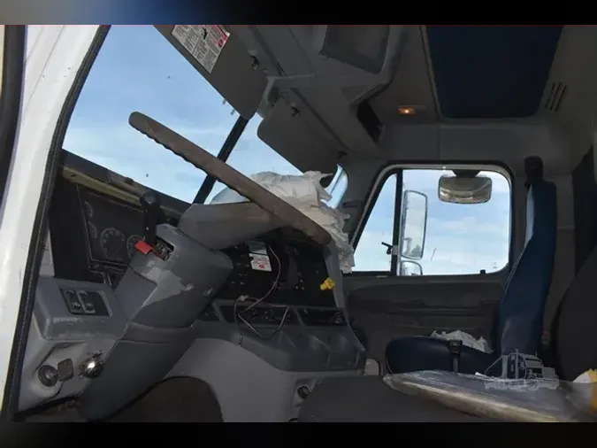 2006 FREIGHTLINER COLUMBIA 120