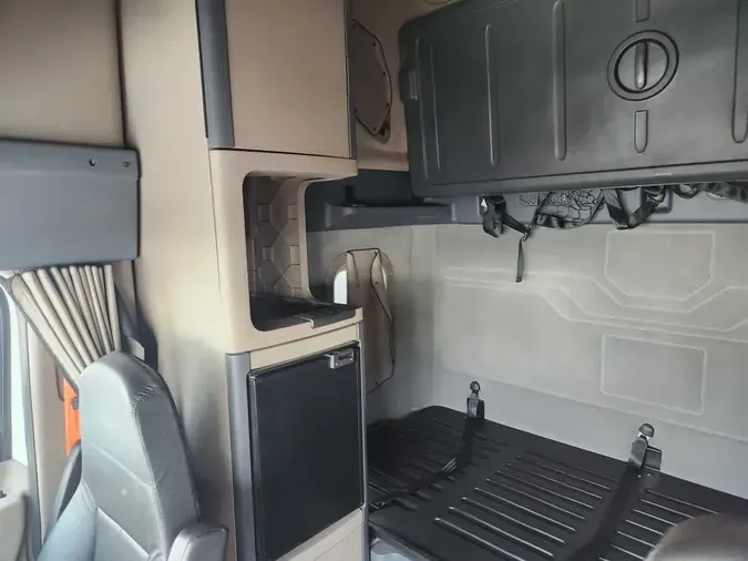 2019 FREIGHTLINER/MERCEDES CASCADIA 125