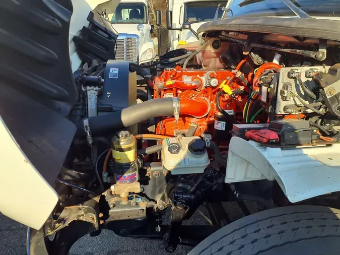 2020 FREIGHTLINER/MERCEDES M2 106