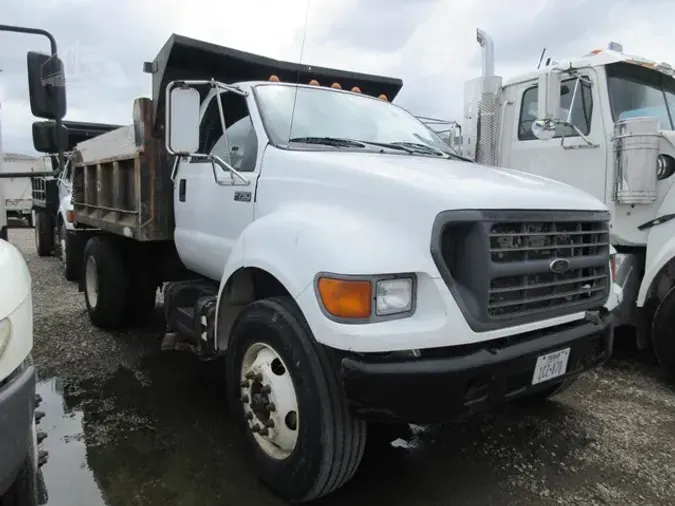 2000 FORD F750