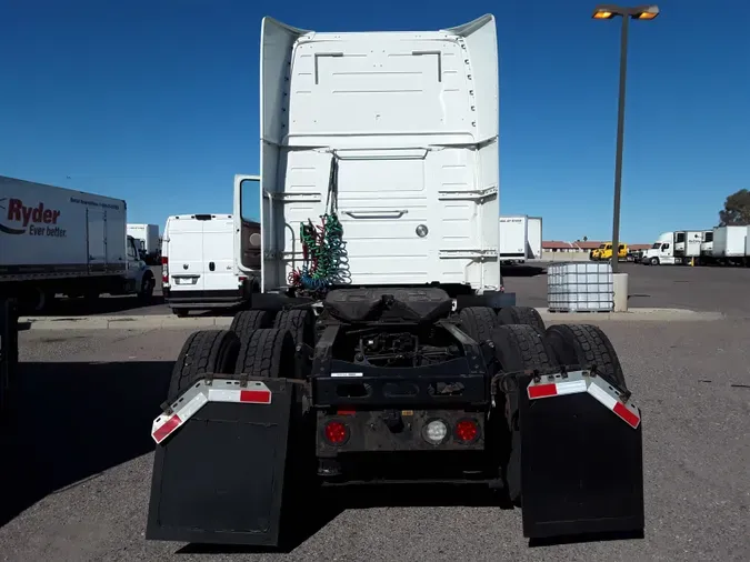 2017 Volvo VNL64T 670