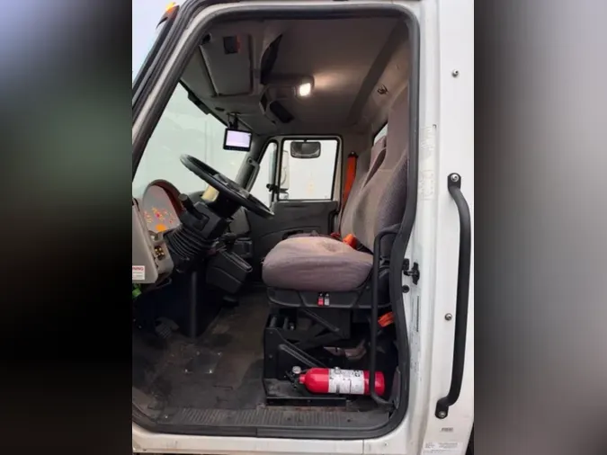 2019 NAVISTAR INTERNATIONAL 4300 SBA