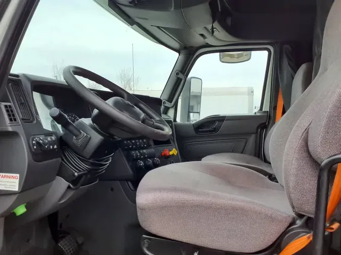 2019 NAVISTAR INTERNATIONAL LT625 SLPR CAB